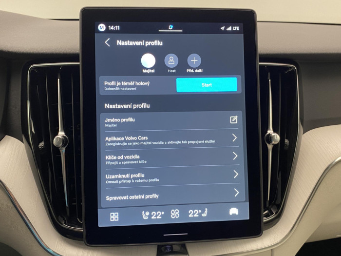 Volvo XC60 B5 AWD AUT DARK PLUS na operativní leasing