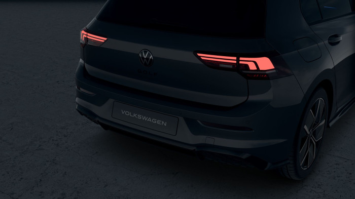 Volkswagen Golf R-Line People 1,5 eTSI 7DSG mHEV na operativní leasing