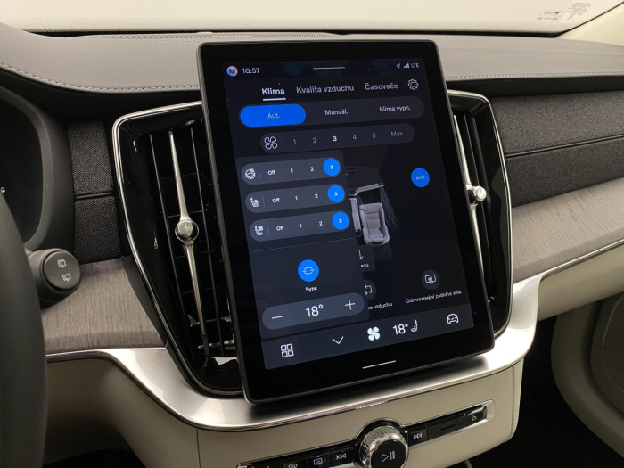 Volvo XC90 T8 AWD Plug-in DARK ULTRA na operativní leasing