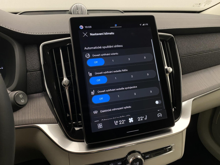 Volvo XC90 T8 AWD Plug-in BRIGHT PLUS 7m na operativní leasing
