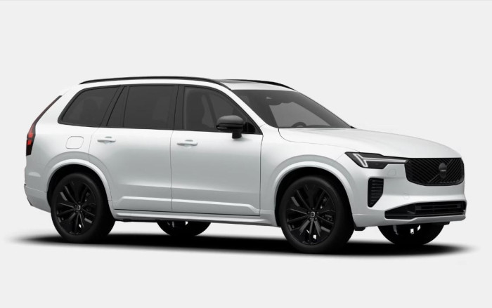 Volvo XC90 T8 AWD BLACK EDITION PLUS 7m na operativní leasing