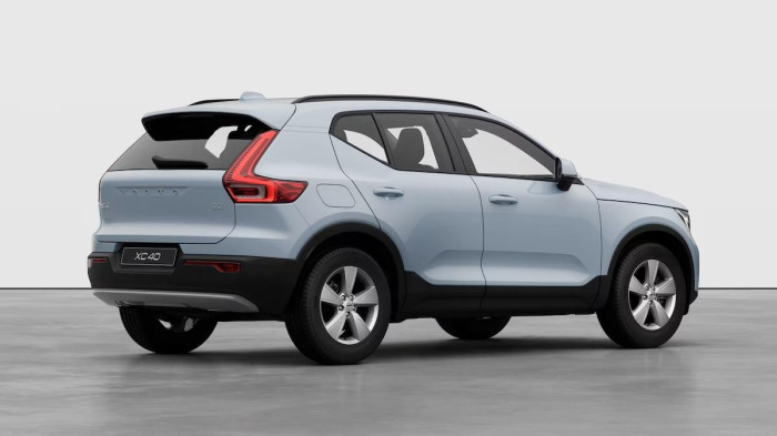 Volvo XC40 B3 AUT ESSENTIAL na operativní leasing