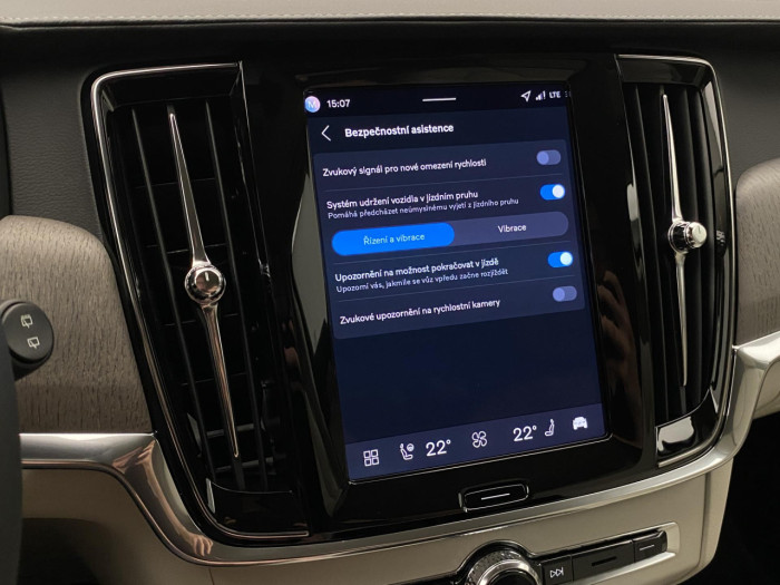 Volvo V90 T6 AWD Plug-in BRIGHT PLUS na operativní leasing