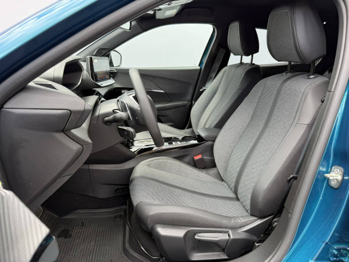 Peugeot 2008 ALLURE Hybrid 1,2 145 e-DCS6 / 107kW na operativní leasing