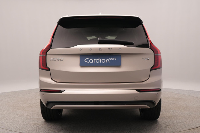 Volvo XC90 T8 AWD Plug-in DARK ULTRA 7 na operativní leasing