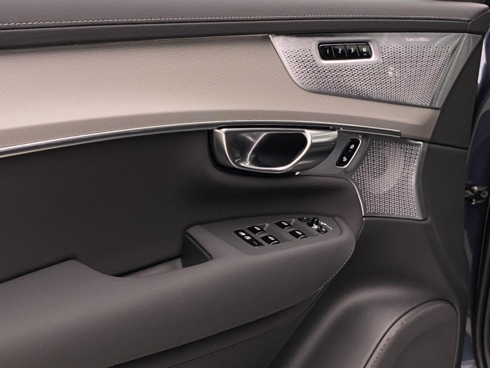Volvo XC90 B5 AWD AUT BLACK EDITION PLUS na operativní leasing
