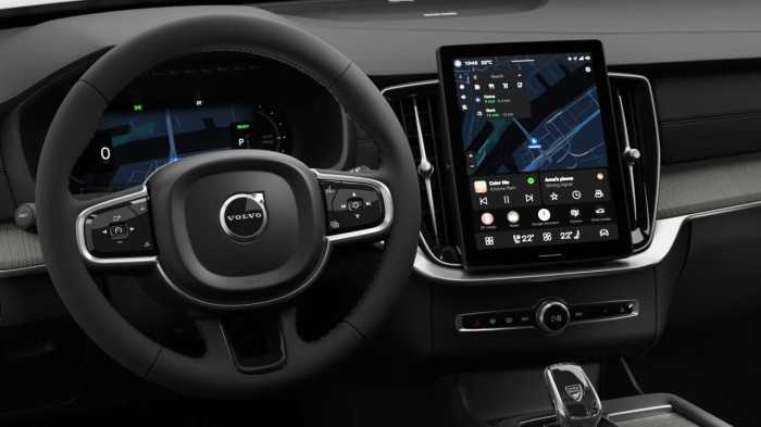 Volvo XC90 T8 AWD Plug-in DARK PLUS 7m na operativní leasing