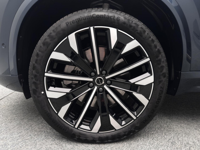 Volvo XC90 T8 AWD Plug-in BRIGHT PLUS 7m na operativní leasing