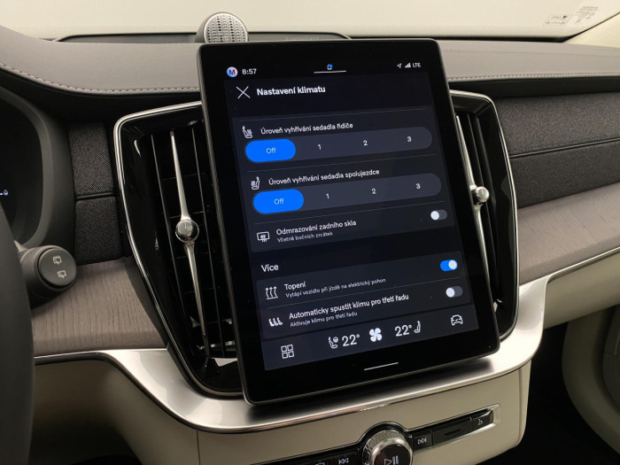 Volvo XC90 T8 AWD Plug-in DARK ULTRA na operativní leasing
