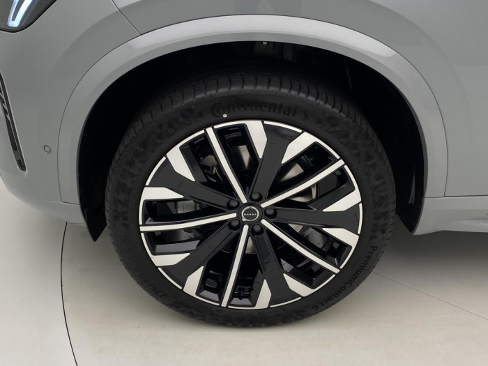 Volvo XC90 B5 AWD AUT DARK PLUS 7míst na operativní leasing