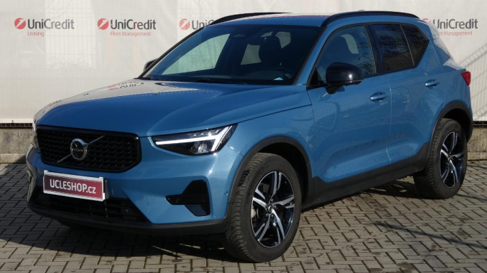 Volvo XC40 B3 Plus Dark DCT na operativní leasing