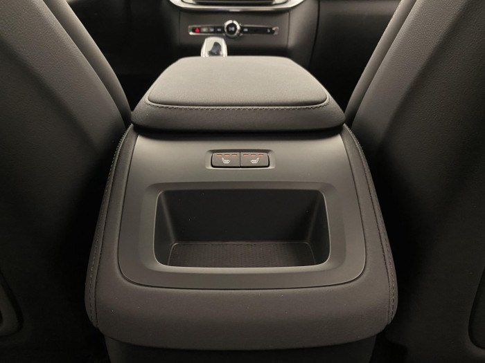 Volvo XC90 B5 AWD AUT DARK PLUS 7míst na operativní leasing