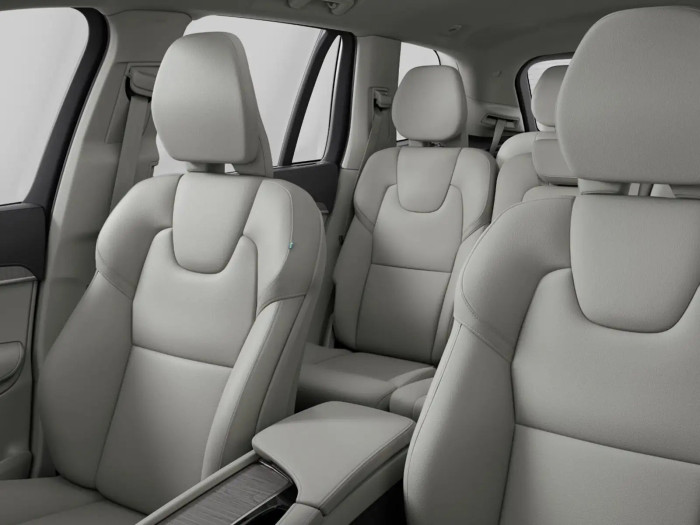 Volvo XC90 Plus Bright 2.0 B5 173 kW Nafta 4x4 Automatická převodovka na operativní leasing