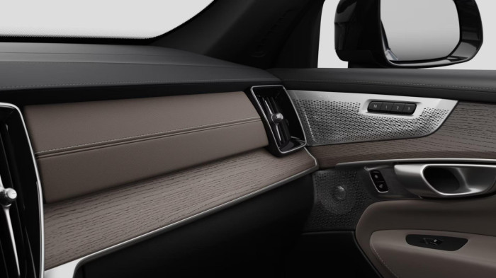 Volvo XC90 B5 AWD AUT DARK PLUS na operativní leasing