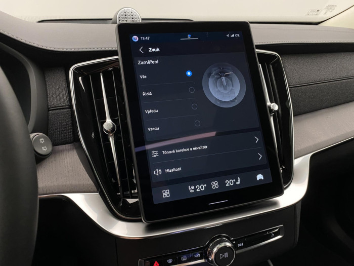 Volvo XC90 T8 AWD Plug-in DARK ULTRA na operativní leasing