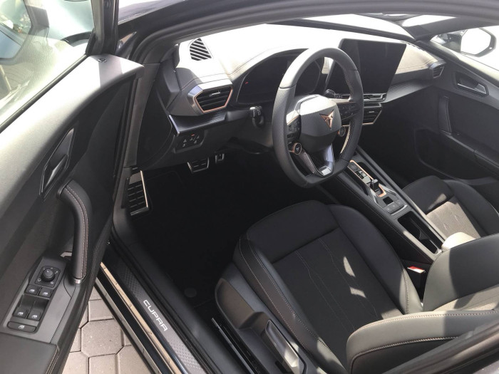 CUPRA Formentor DSG 1.5 eTSI / 110kW na operativní leasing