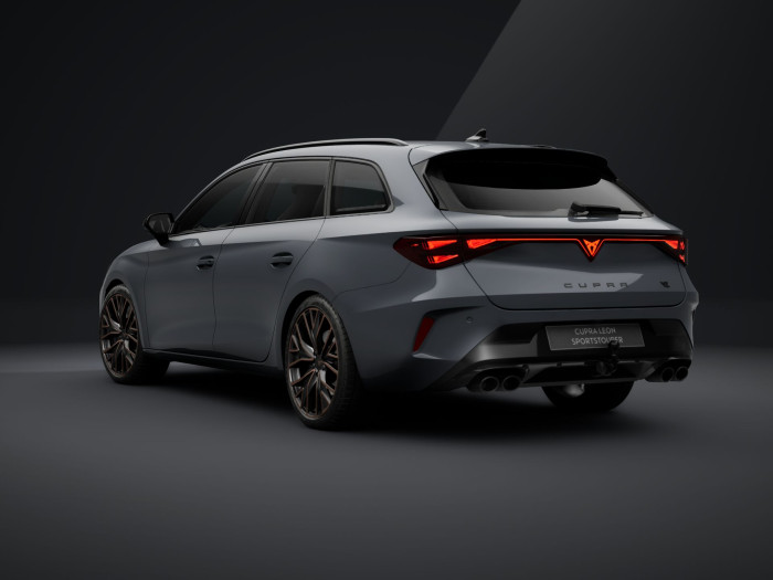 Cupra Leon SP VZ 2.0 TSI 333k DSG 4WD na operativní leasing