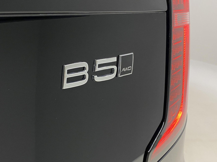 Volvo XC90 B5 AWD AUT DARK PLUS 7míst na operativní leasing