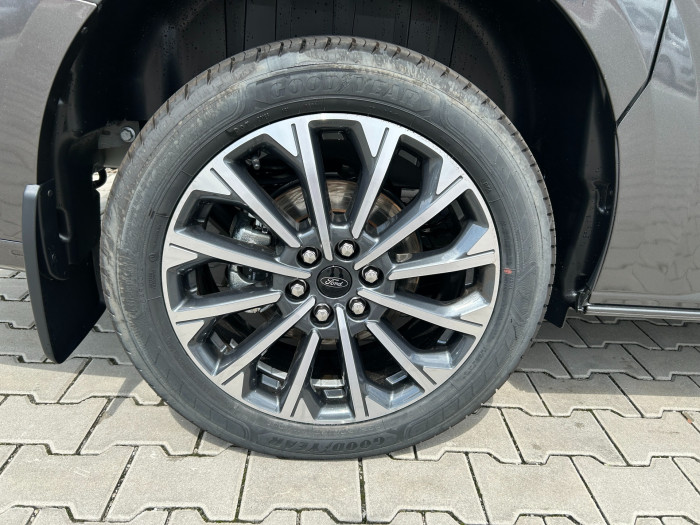 Titanium X L1 2.5 PHEV 171kW na operativní leasing