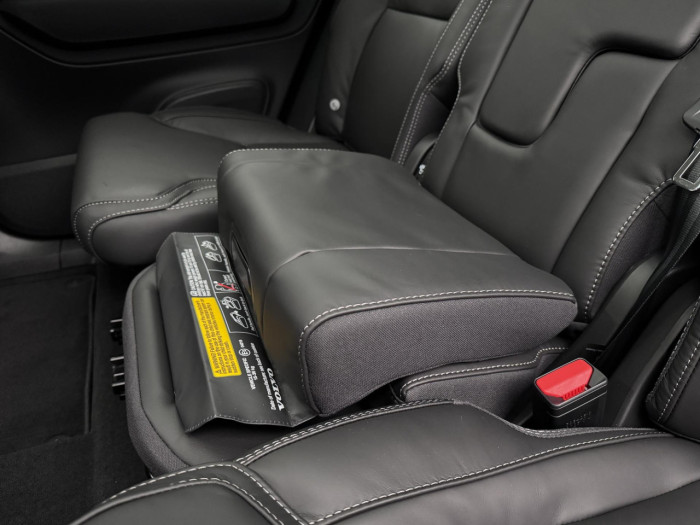 Volvo XC90 B5 AWD AUT DARK ULTRA 7-míst na operativní leasing