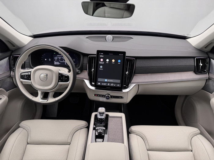 Volvo XC90 B5 AWD AUT DARK PLUS 7-míst na operativní leasing