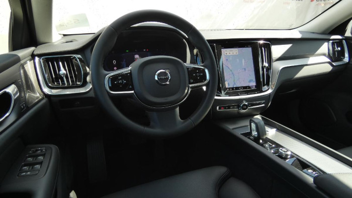 Volvo S60 B5 AWD Ultimate Dark na operativní leasing