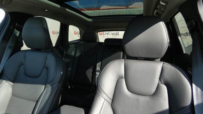 Volvo XC60 T8 Plug-In Hybdrid AWD aut. Ul na operativní leasing