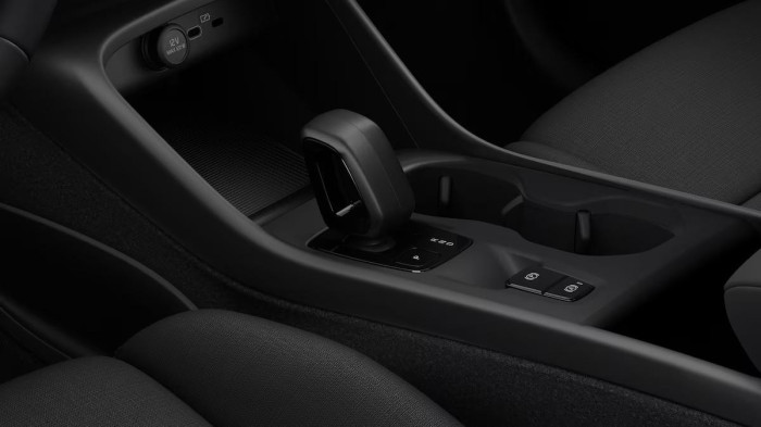 Volvo XC40 B3 AUT ESSENTIAL na operativní leasing