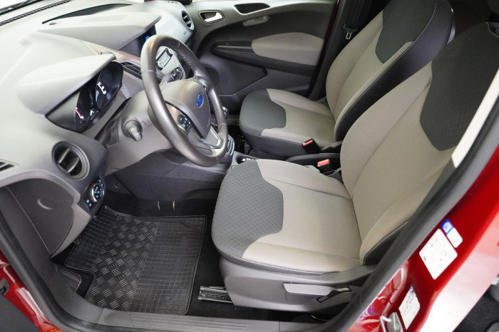 Ford Tourneo Courier 1.5 TDCi 74 kW Trend na operativní leasing