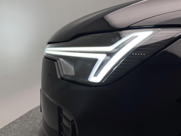 Volvo XC90 B5 AWD AUT DARK PLUS 7míst na operativní leasing