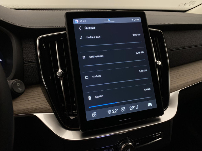 Volvo XC90 T8 AWD RECHARGE BRIGHT PLUS 7m na operativní leasing