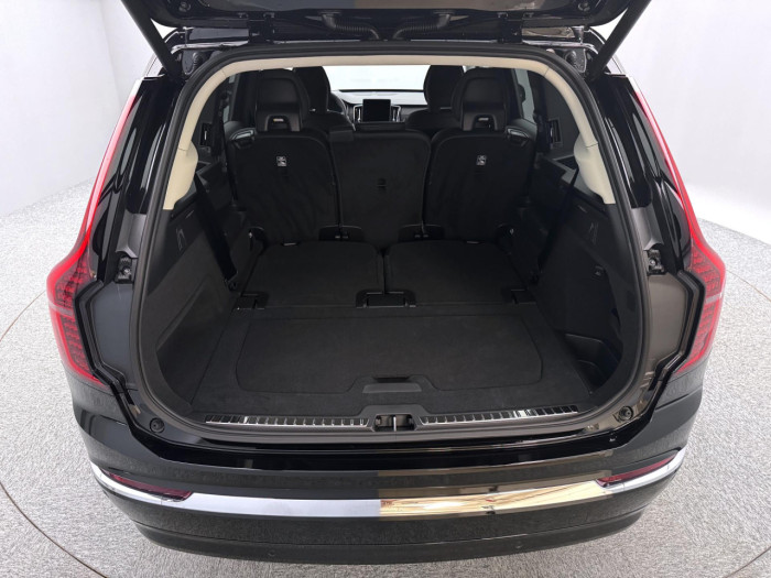 Volvo XC90 T8 AWD Plug-in BRIGHT PLUS 7m na operativní leasing