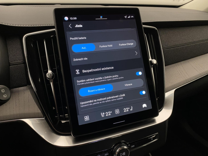 Volvo XC90 T8 AWD RECHARGE DARK PLUS 7m na operativní leasing