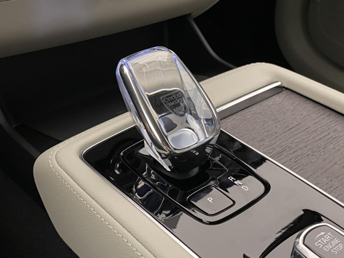 Volvo XC90 T8 AWD Plug-in BRIGHT PLUS 7m na operativní leasing