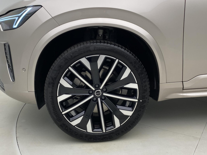 Volvo XC90 B5 AWD AUT DARK PLUS 7míst na operativní leasing