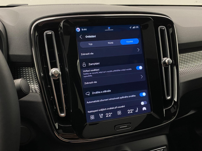 Volvo EC40 BLACK EDITION SINGLE EXT ULTRA Edition na operativní leasing