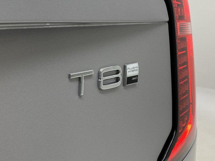 Volvo XC90 T8 AWD Plug-in BRIGHT PLUS 7m na operativní leasing