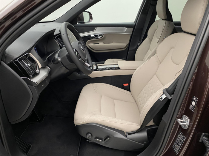 Volvo XC90 B5 AWD AUT CORE 7míst na operativní leasing