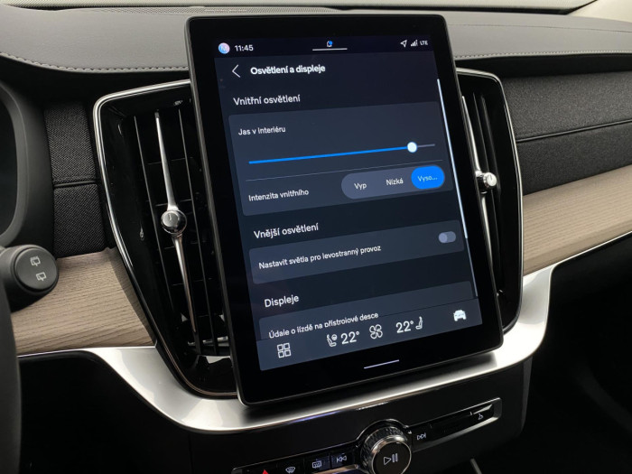 Volvo XC90 T8 AWD RECHARGE BRIGHT PLUS 7m na operativní leasing