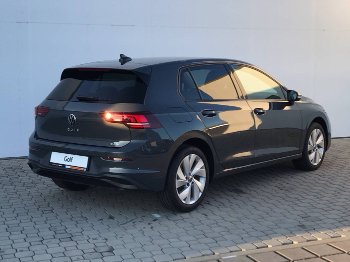 Volkswagen Golf People 6G 1,5TSI / 85kW na operativní leasing