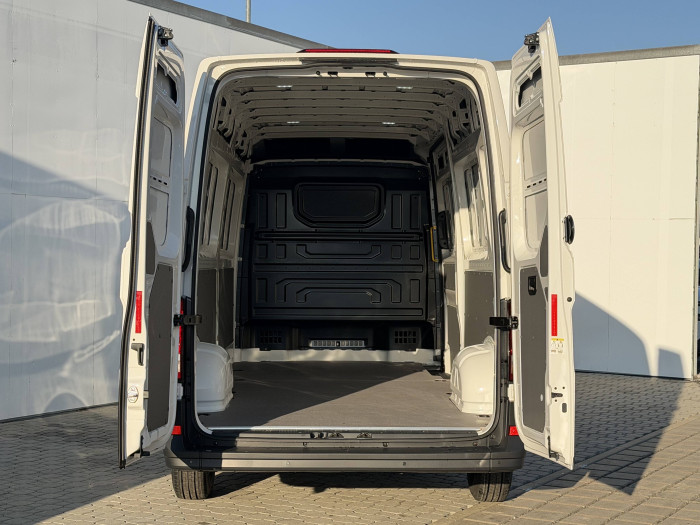Volkswagen Crafter skříň DR 6G 2,0TDI / 103kW na operativní leasing