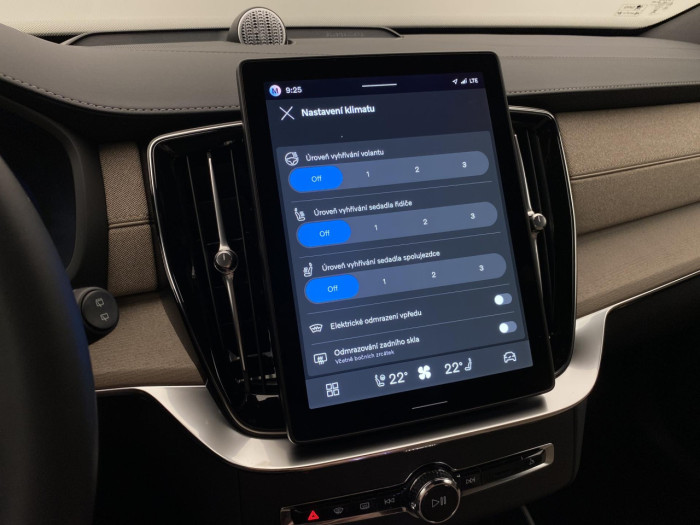 Volvo XC90 B5 AWD AUT DARK PLUS 7míst na operativní leasing