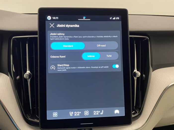 Volvo XC60 B5 AWD AUT DARK PLUS na operativní leasing