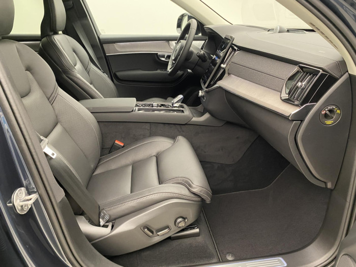 Volvo XC90 T8 AWD Plug-in DARK PLUS 7m na operativní leasing