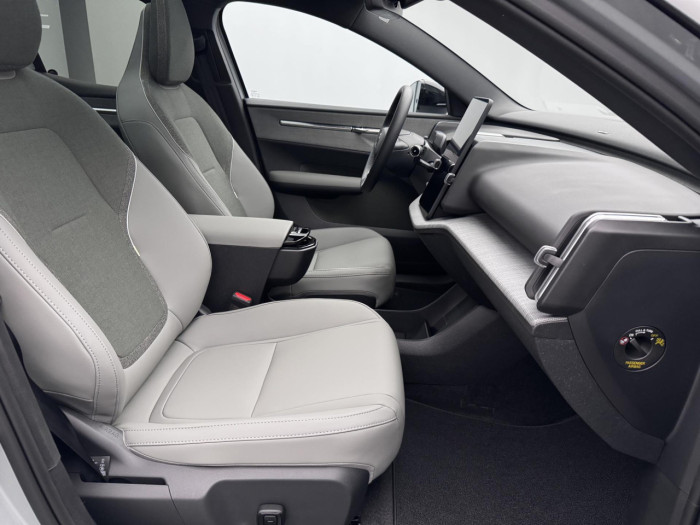 Volvo EX30 PURE ELECTRIC EXTENDED ULTRA na operativní leasing