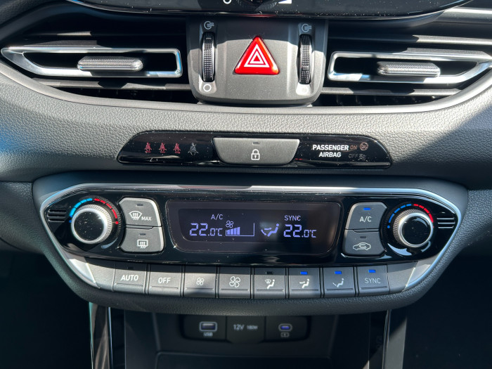 Hyundai i30 kombi 1,0 T-GDI MT GO Czech! na operativní leasing