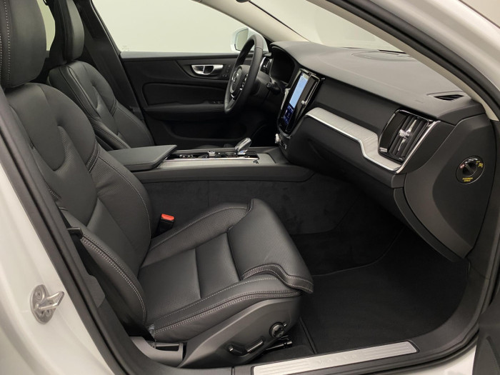 Volvo V60 B4 AUT BRIGHT PLUS na operativní leasing