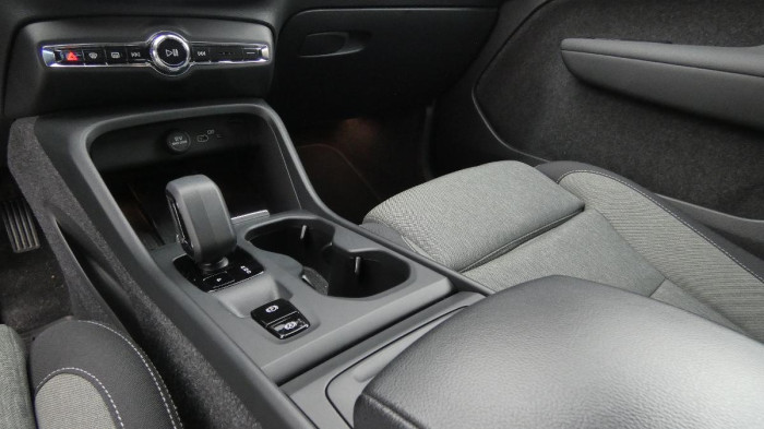 Volvo XC40 B3 Core DCT na operativní leasing