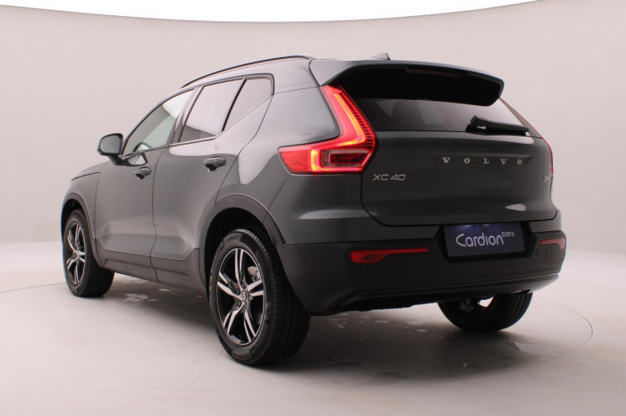 Volvo XC40 B4 AUT DARK PLUS na operativní leasing