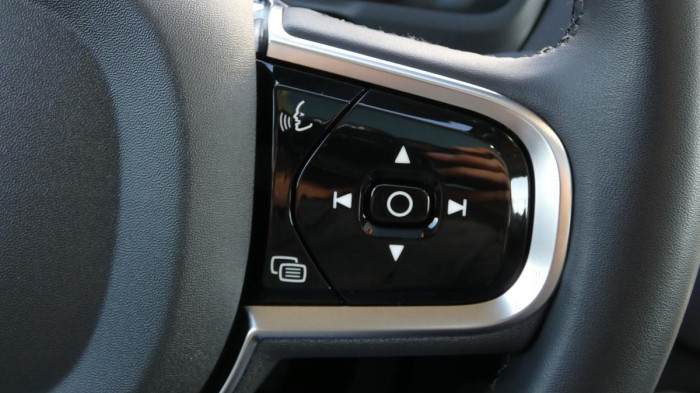 Volvo XC90 B5 AWD Plus Bright 7 míst na operativní leasing